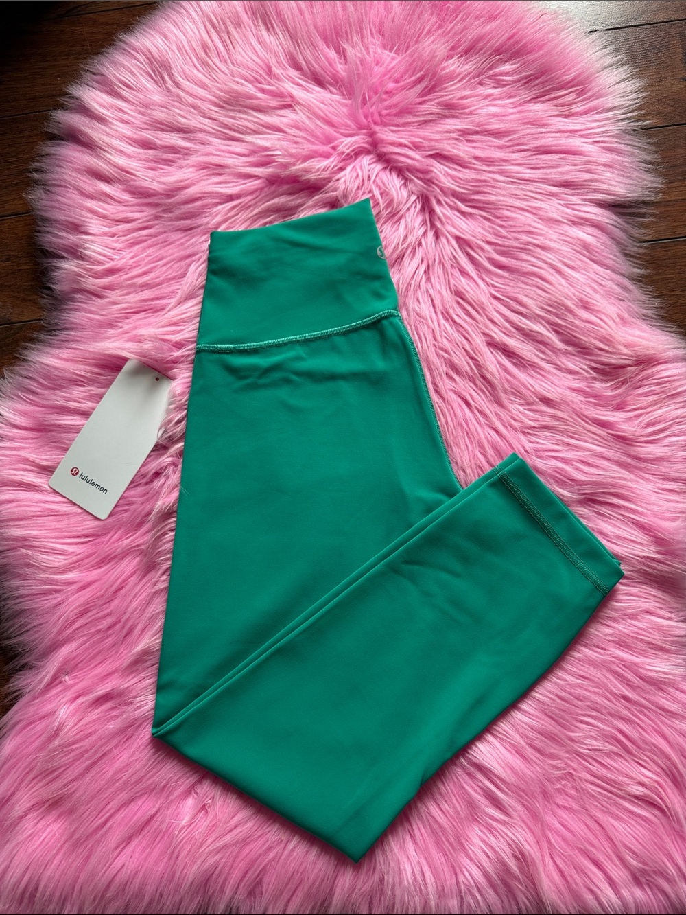 Size 8 lululemon size 8 Wunder train crop 23” Maldives green NWT